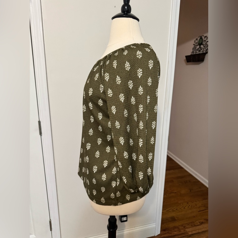Croft & Barrow Olive and Cream Knit Top - Picture 6 of 8